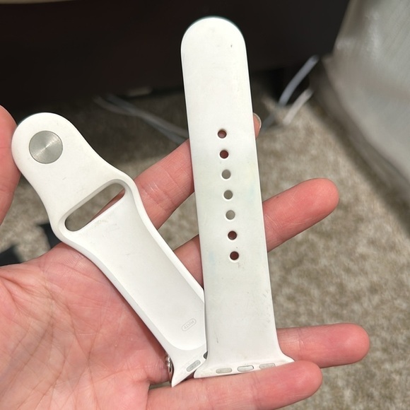 Pre loved iwatch bands two are Apple and other is no brand - Picture 2 of 4